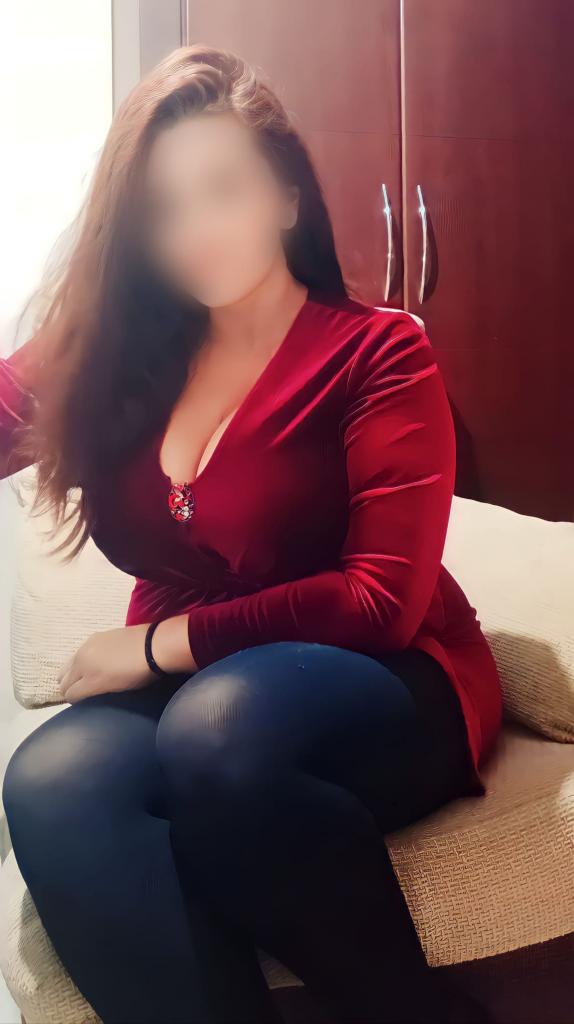 642653627: Chica busca chico en Sevilla