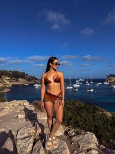 647007069: Chica busca chico en Mallorca