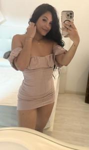 647603187: Chica busca chico en Sevilla