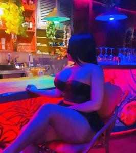 643219126: Chica busca chico en Valencia